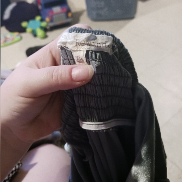 Rewind XL Silver Velvet A-Line Dress with Cap Sleeves – Elegant and Flowy - Picture 2 of 3